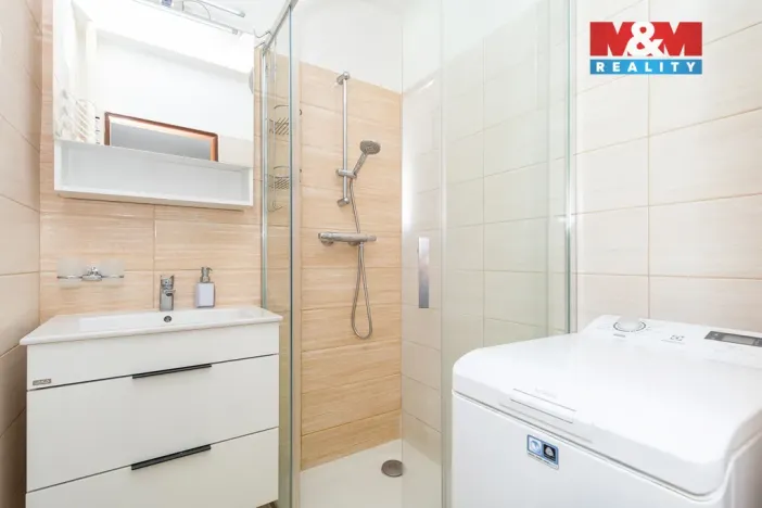 Prodej bytu 3+1, Pardubice - Bílé Předměstí, Na Drážce, 70 m2