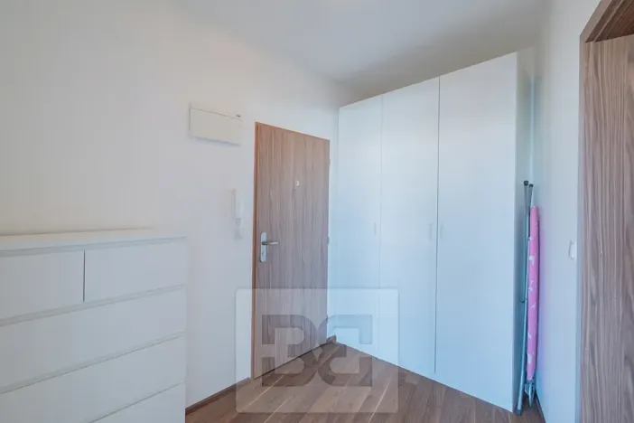 Pronájem bytu 1+kk, Praha - Černý Most, Rudolfa Holeky, 38 m2