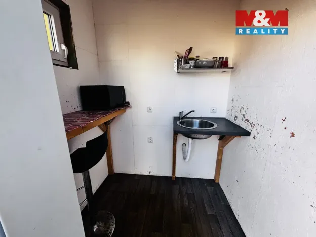 Pronájem skladu, Štoky, 240 m2