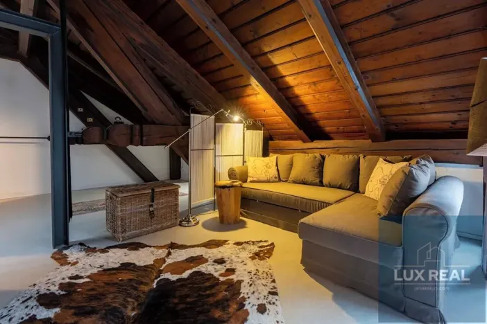 Prodej atypického bytu, Mikulov, Komenského, 164 m2