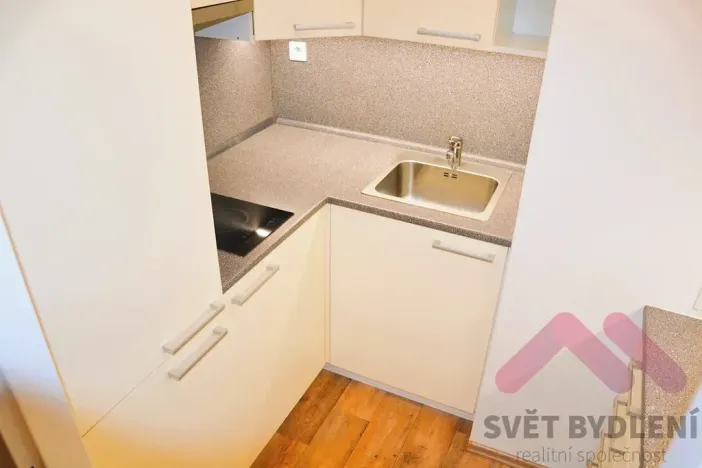 Pronájem bytu 2+1, Praha - Řepy, Makovského, 41 m2