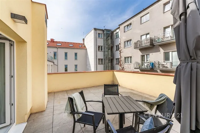 Pronájem bytu 2+kk, Praha, Plzeňská, 48 m2