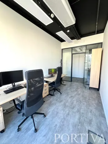 Pronájem kanceláře, Praha - Holešovice, Dělnická, 440 m2