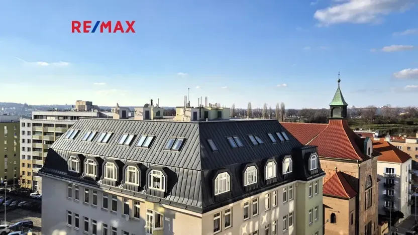 Pronájem bytu 2+kk, Praha - Žižkov, V kapslovně, 58 m2