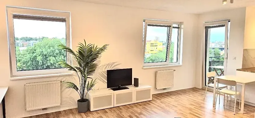 Pronájem bytu 2+kk, Praha - Strašnice, Zvěřinova, 46 m2