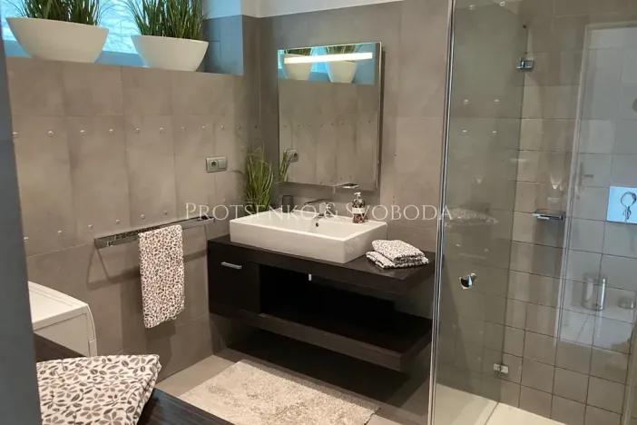 Prodej rodinného domu, Bratislava, Slovensko, 490 m2