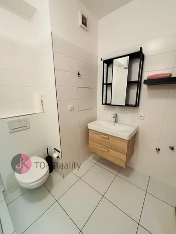 Pronájem bytu 1+1, Praha - Žižkov, Husitská, 34 m2