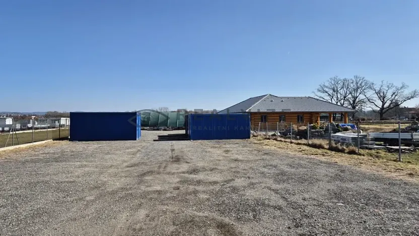 Pronájem komerčního pozemku, Planá, 1983 m2