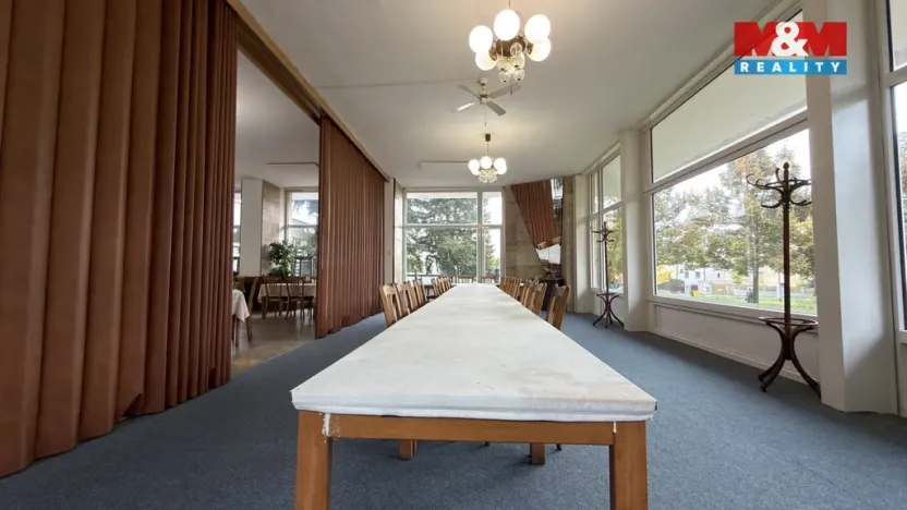 Prodej restaurace, Olomouc - Neředín, Politických vězňů, 730 m2