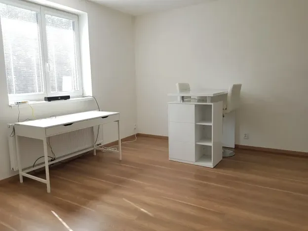 Pronájem bytu 2+kk, Statenice, U Velazu, 47 m2
