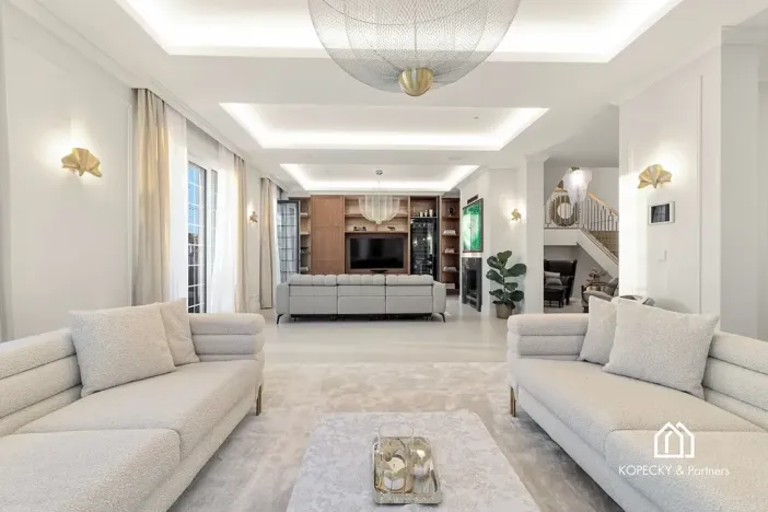 Prodej rodinného domu, Přezletice, Čakovická, 405 m2