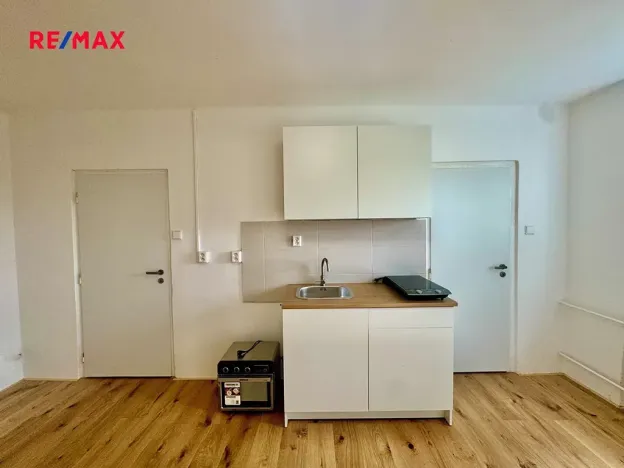 Pronájem bytu 1+kk, Liberec, Dvorská, 23 m2