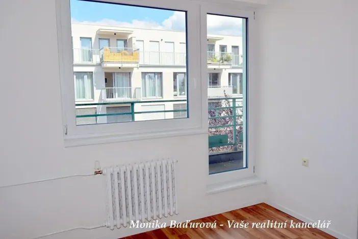 Pronájem kanceláře, Zlín, Sadová, 33 m2