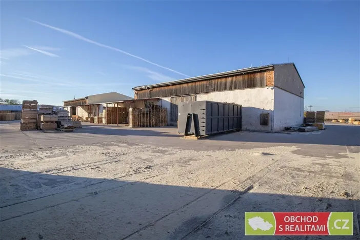 Pronájem skladu, Morašice, 2710 m2