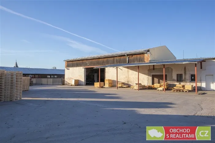 Pronájem skladu, Morašice, 2710 m2