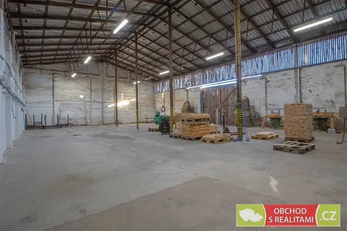 Pronájem skladu, Morašice, 2710 m2