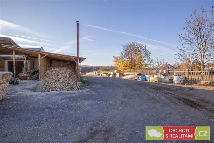 Pronájem výrobních prostor, Morašice, 2710 m2