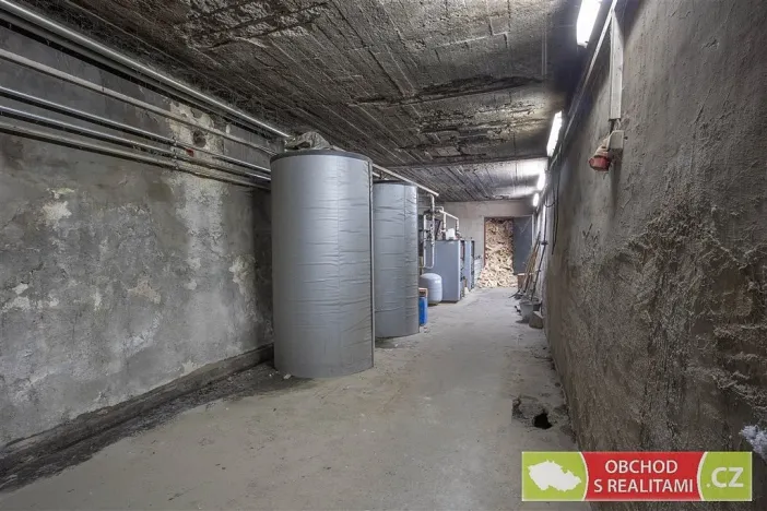 Pronájem výrobních prostor, Morašice, 2710 m2