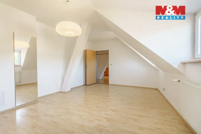 Pronájem bytu 3+1, Cheb, Cechovní, 130 m2