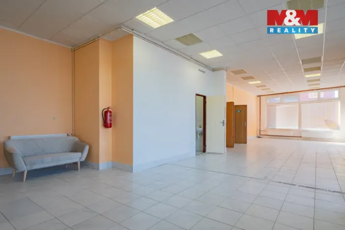 Prodej obchodního prostoru, Cheb, Na Hradčanech, 300 m2