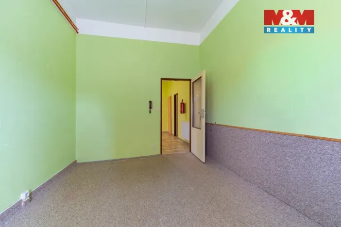 Prodej obchodního prostoru, Cheb, Na Hradčanech, 300 m2