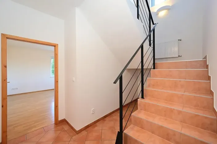 Pronájem rodinného domu, Popovičky, Na Skalce, 242 m2