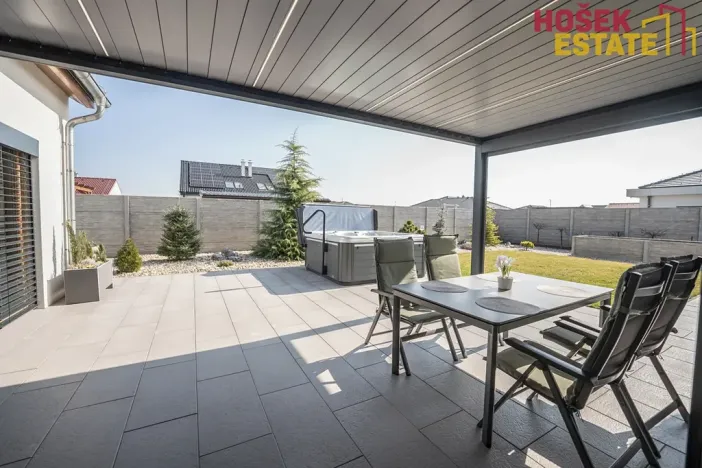 Prodej rodinného domu, Pohořelice, U Větrolamu, 160 m2