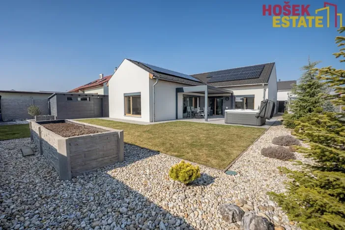 Prodej rodinného domu, Pohořelice, U Větrolamu, 160 m2