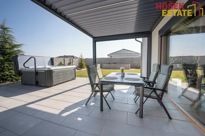 Prodej rodinného domu, Pohořelice, U Větrolamu, 160 m2