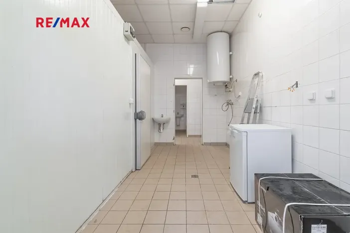 Pronájem obchodního prostoru, Plzeň, 181 m2