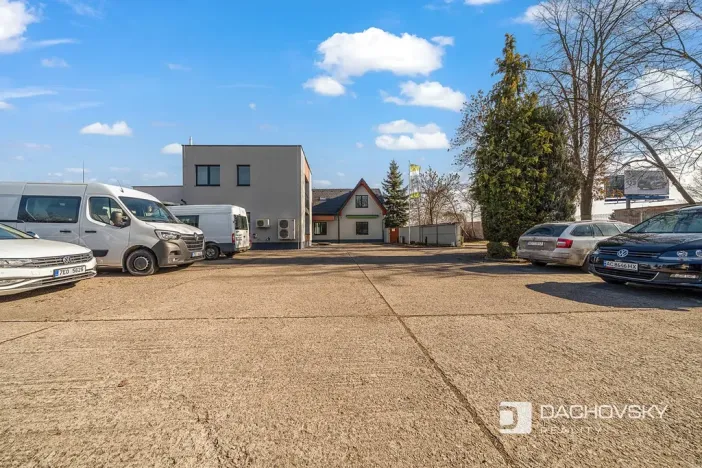 Prodej obchodního prostoru, Pardubice, K Dolíčku, 374 m2