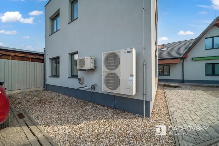 Prodej obchodního prostoru, Pardubice, K Dolíčku, 374 m2