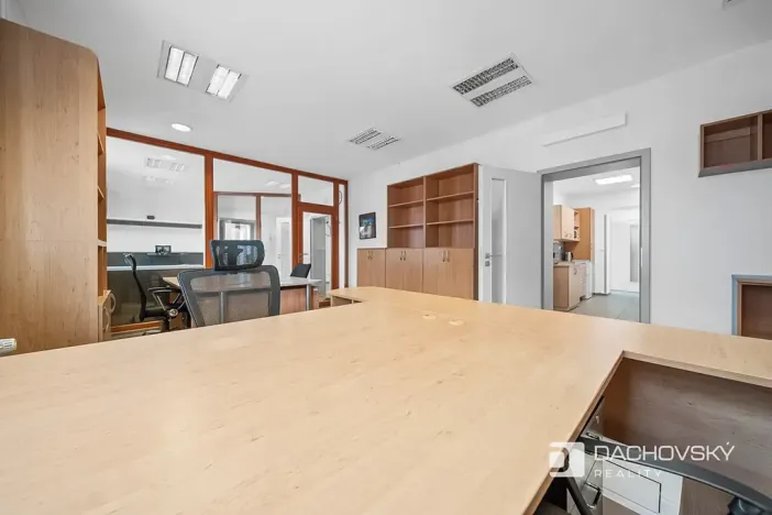 Prodej obchodního prostoru, Pardubice, K Dolíčku, 374 m2