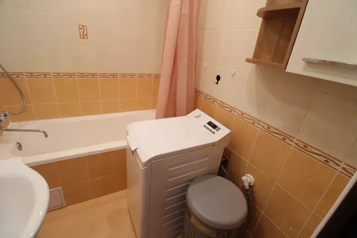 Pronájem bytu 2+1, Karlovy Vary, I. P. Pavlova, 54 m2