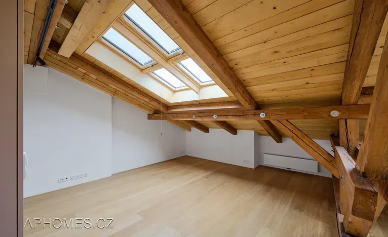 Pronájem bytu 1+kk, Praha - Nové Město, Podskalská, 97 m2