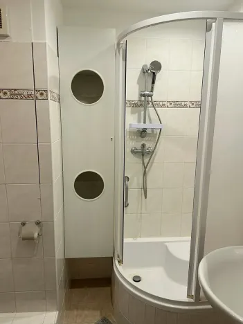 Pronájem bytu 2+1, Praha, Svídnická, 39 m2