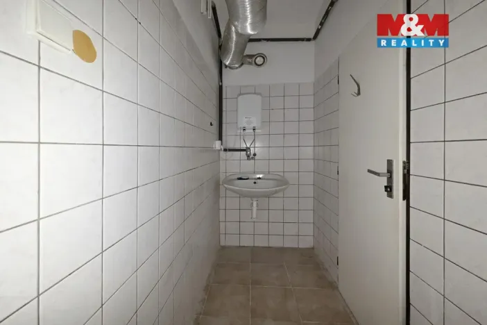 Pronájem obchodního prostoru, Karlovy Vary - Rybáře, Sokolovská, 34 m2