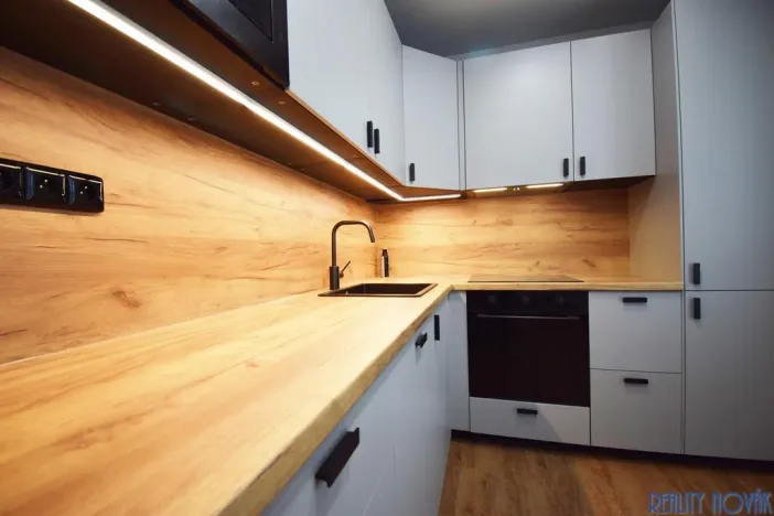 Pronájem bytu 2+kk, Praha - Hloubětín, Zelenečská, 54 m2