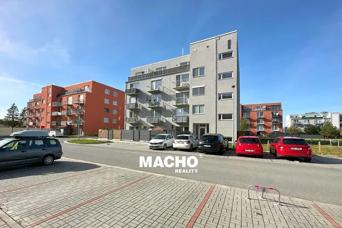Pronájem bytu 1+kk, Hostivice, Ovesná, 36 m2