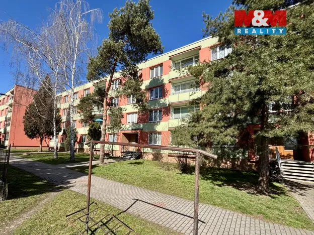 Prodej bytu 1+kk, Postoloprty, Jiráskovo náměstí, 19 m2