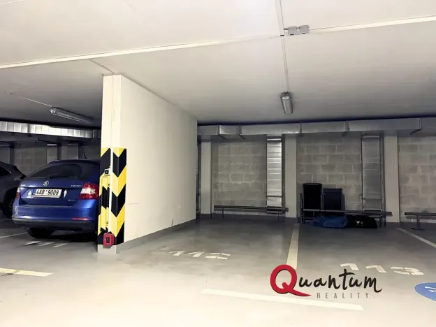 Pronájem garáže, Praha - Vokovice, Irská, 13 m2