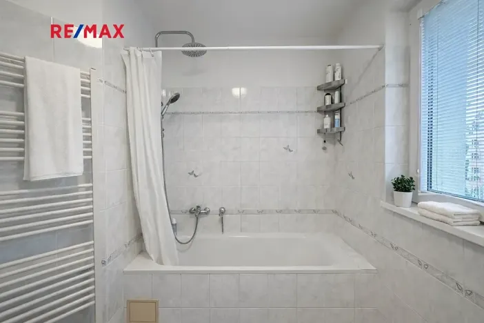 Prodej bytu 2+kk, Roztoky, Masarykova, 57 m2