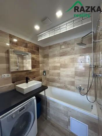 Pronájem bytu 3+1, Planá, 60 m2