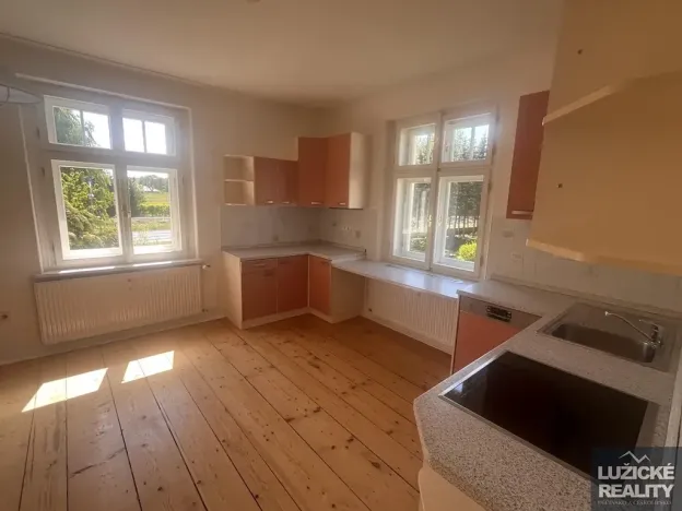 Pronájem bytu 2+1, Cvikov, Československé armády, 79 m2