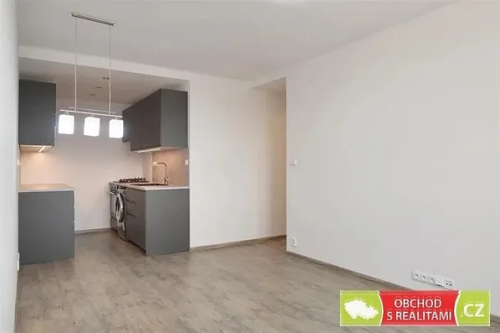 Pronájem bytu 2+kk, Praha, Pujmanové, 40 m2