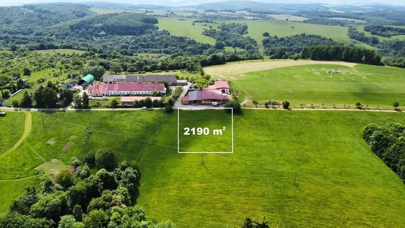 Prodej komerčního pozemku, Petrůvka, 2190 m2