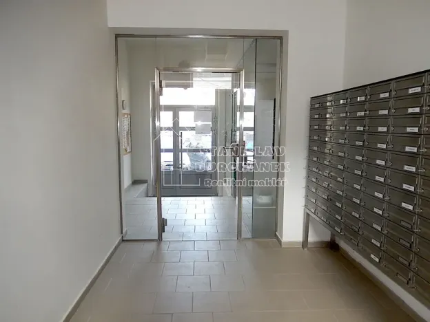 Pronájem kanceláře, Praha - Karlín, Thámova, 24 m2