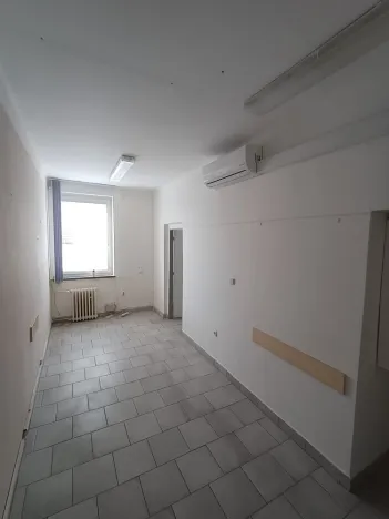 Pronájem kanceláře, Plzeň - Jižní Předměstí, Skrétova, 55 m2