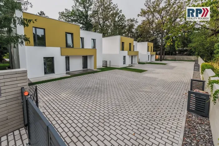 Prodej bytu 5+kk, Praha - Klánovice, U trativodu, 146 m2