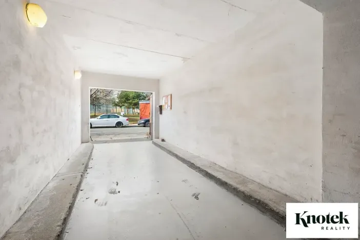 Prodej garáže, Brno, Vlčnovská, 17 m2